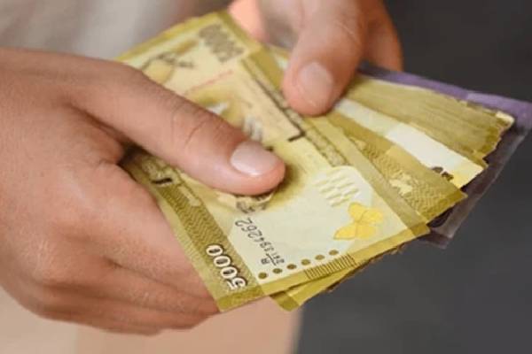 யாழில் அரச அதிகாரி ஒருவர் இலஞ்சம் வாங்கியதாக குற்றச்சாட்டு | Jaffna Road Authority Employee Accepting Bribe யாழில் அரச அதிகாரி ஒருவர் இலஞ்சம் வாங்கியதாக குற்றச்சாட்டு | Jaffna Road Authority Employee Accepting Bribe