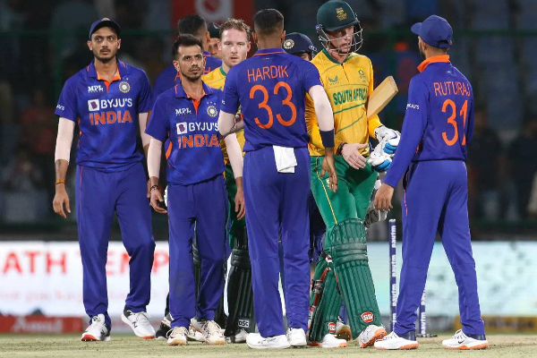 இமாலய இலக்கை கடந்து அபார வெற்றியை பதிவு செய்த தென்னாப்பிரிக்கா - கதறிய இந்திய பவுலர்கள்; | Indvs Sa 1St T20 South Africa Win By 7 Wickets