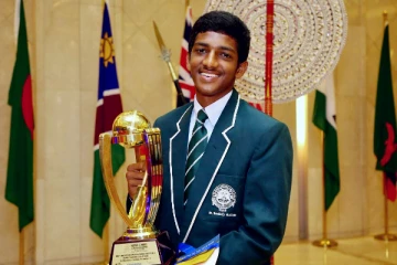 குட்டி சங்கக்கார என அழைக்கப்படும் சாருஜனுக்கு கிடைத்த விருது