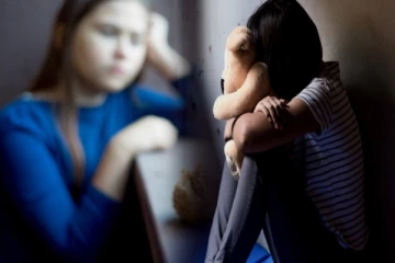 உறவினர் மற்றும் காதலனால் சிறுமி துஸ்பிரயோகம்; காதலனுக்கு பொலிஸார் வலைவீச்சு