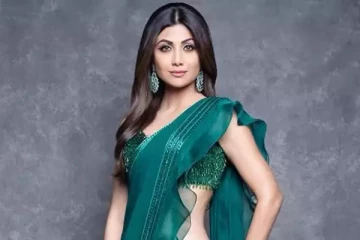 46 வயதில் போட்டோகிராபர் முன்பு செய்ற காரியமா இது ஷில்பா ஷெட்டி! (வீடியோ)