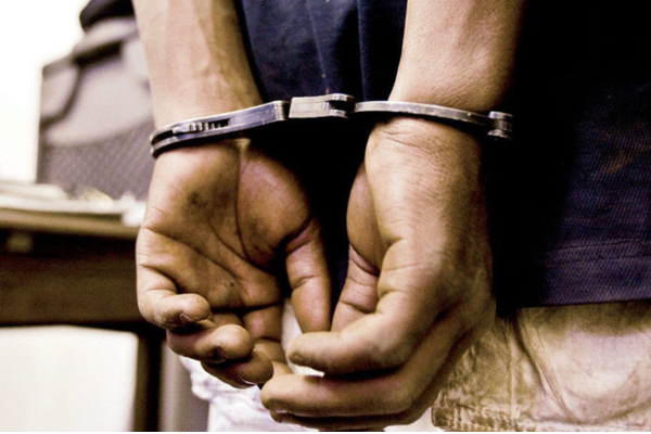 பாதாள உலகக்குழுவிற்கு போலி ஆவணங்களை வழங்கிய இருவர் கைது | Two Arrested For Fake Document