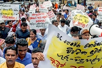 ஆசிரியர்களை வீதியில் இறக்கிப் போராடப் போவதாக எச்சரிக்கை