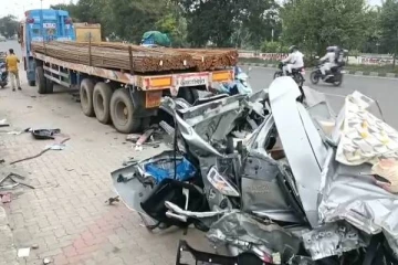 பல கனவுகளுடன் காரில் வந்த 5 இளைஞர்கள்... கோர விபத்தில் சிக்கி சம்பவ இடத்திலேயே பலி! கதறிய குடும்பம்