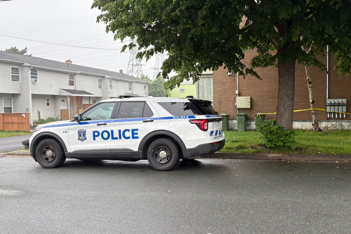 கனடாவில் துப்பாக்கிச் சூடு: 39 வயது நபர் பலி | Man 39 Dead After Being Shot In Dartmouth