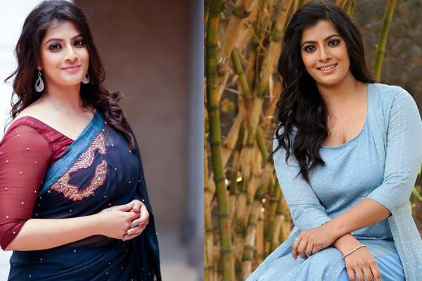 மாமியாரிடம் குறும்பு செய்த நடிகை வரலட்சுமியின் கணவர்... வைரலாகும் காணொளி! | Varalaxmi Sarathkumar Mom Birthday Video Viral