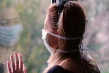 இந்தியாவில் 2 டோஸ் தடுப்பூசி போட்டு இருந்தாலும் இங்கே செல்லாது! பிரபல நாடு வெளியிட்ட அதிரடி தகவல்