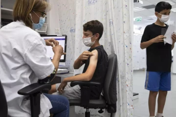 ஆஸ்திரேலியாவில் 10 லட்சத்தை கடந்த பாதிப்பு; இன்றுமுதல் சிறுவர்களுக்கும் தடுப்பூசி