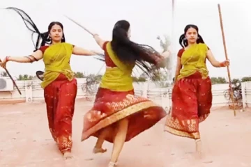 புடவையில் புயல் போல சுழன்று சுழன்று சிலம்பம் சுற்றும் சினேகன் மனைவி! தமிழ் ரசிகர்களை மிரள வைத்த காட்சி