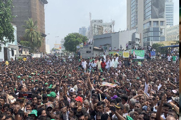போராட்டக்காரர்கள் மகிந்தவிற்கு வைத்த ‘செக்’- மனம் திறந்தார் நாமல் | Check By The Protestors To Mahinda