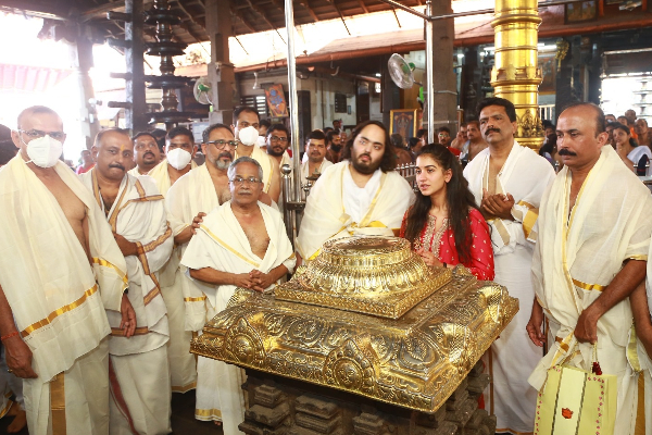 நிச்சயம் முடிந்த கையோடு.. ஆன்மீக பயணத்தில் ஆனந்த் அம்பானி - ராதிகா மெர்ச்சன்ட் | Anand Ambani And Radhika Merchant At Guruvayur