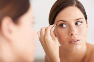 உங்கள் புருவத்தில் வெள்ளை முடி இருக்கா? கவலையை விடுங்க! இதனை கருமையாக்க இதோ சூப்பர் டிப்ஸ்