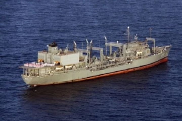 திடீரென தீப்பிடித்து பற்றி எரிந்த ஈரானின் போர் கப்பல் - பின்னணியில் இஸ்ரேல்?