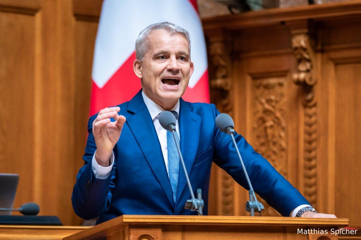 புலம்பெயர்தல் தொடர்பில் சுவிட்சர்லாந்து அரசு அதிரடி நடவடிக்கை | Swiss Govt Warn On No To 10 Million Switzerland