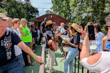 இலங்கைக்கு வருமானத்தை குவிக்கும் கெலிப்சோ ரயில்!