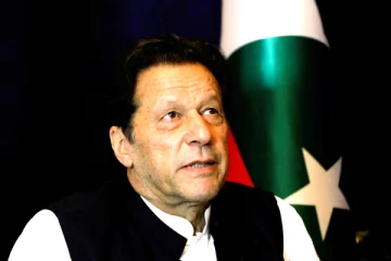 ஊழல் வழக்கு: அரசியலில் ஈடுபட இம்ரான் கானுக்கு 5 ஆண்டுகள் தடை