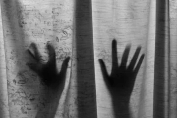 கடற்கரையோரம் காப்பகம்: பாலியல் தொல்லை - 45 குழந்தைகளுக்கு கொடுமை!