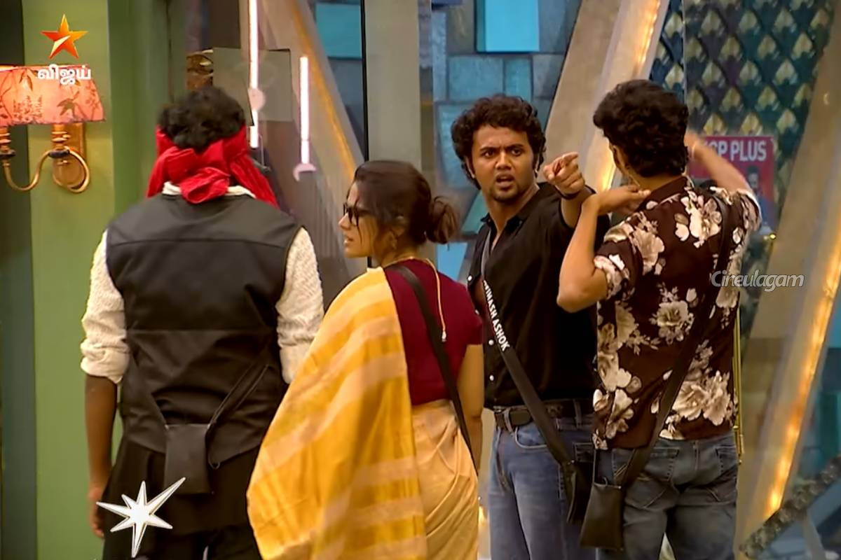 பிக்பாஸ் 10 வீட்டைவிட்டு வெளியேறிய குமரன் தனது அப்பாவுடன் என்ன செய்கிறார் பாருங்க... வீடியோ இதோ | Bb 10 Fame Kumaran Spending Time With His Father