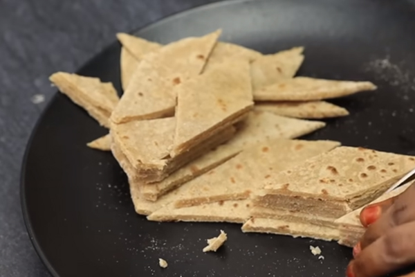 மீந்து போன சப்பாத்தியில் சில்லி சப்பாத்தி... வெறும் 10 நிமிடம் போதும் | Leftover Chapathi Change Chilli Chapathi மீந்து போன சப்பாத்தியில் சில்லி சப்பாத்தி... வெறும் 10 நிமிடம் போதும் | Leftover Chapathi Change Chilli Chapathi