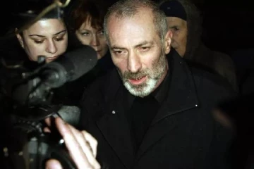 விமான விபத்தில் மொத்த குடும்பமும் பலி... காரணமானவரை தேடிச் சென்று பழி வாங்கிய நபர்