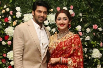 அச்சு அசல் சாயிஷா போலவே இருக்கும் அவர் மகள்.. அசரவைக்கும் புகைப்படம்