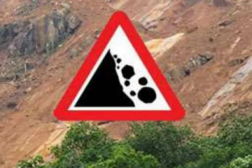 பலாங்கொடை மண்சரிவு: ஒரே குடும்பத்தைச் சேர்ந்த நால்வரைக் காணவில்லை !