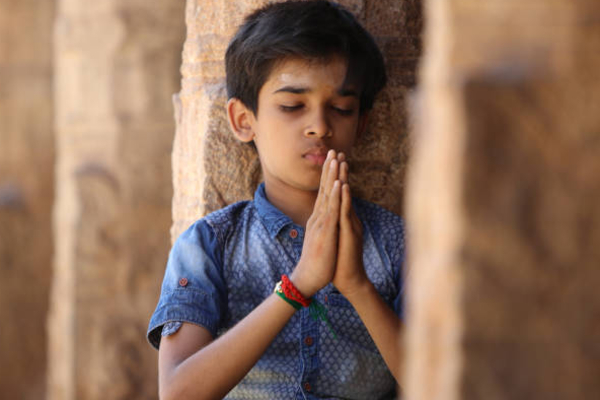 குழந்தைகளுக்கு பெற்றோர்கள் சொல்லிக் கொடுக்க வேண்டிய 5 சக்தி வாய்ந்த மந்திரங்கள் | 5 Mantras For Childrens To Get Success In Life குழந்தைகளுக்கு பெற்றோர்கள் சொல்லிக் கொடுக்க வேண்டிய 5 சக்தி வாய்ந்த மந்திரங்கள் | 5 Mantras For Childrens To Get Success In Life