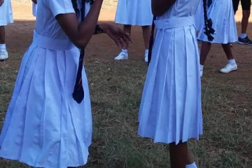 பாடசாலைக்கு  மாணவர்களை அழைத்த அதிபருக்கு எச்சரிக்கை!