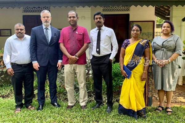 இலங்கைக்கான அமெரிக்க துணைத் தூதர் டக் சோனெக் யாழ். மற்றும் மன்னாருக்கு விஜயம் (Photos) | Deputy Chief Of Mission Douglas E Sonnek இலங்கைக்கான அமெரிக்க துணைத் தூதர் டக் சோனெக் யாழ். மற்றும் மன்னாருக்கு விஜயம் (Photos) | Deputy Chief Of Mission Douglas E Sonnek
