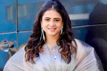 அடேங்கப்பா பிரச்சனைனாலும் CWC 5ல வேலை செய்ய மணிமேகலை வெயிட்டா சம்பளம் வாங்குறாரே