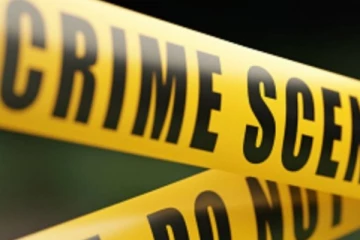 නිවසක් ඉදිරිපිටම තියුණු ආයුධයකින් පහර දී පුද්ගලයෙක්ව ඝාතනය කරලා.