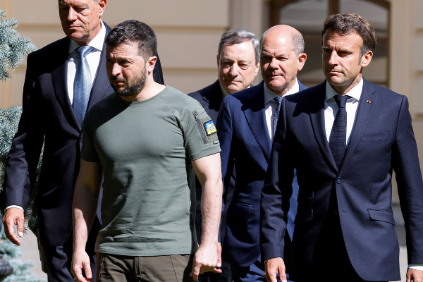 புடினை கோபப்படுத்தும் பிரான்ஸ் அதிபர்! | French President Who Angers Putin