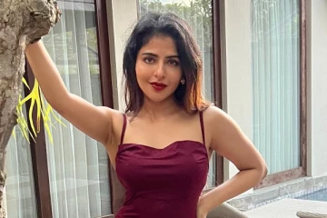 நடிகை ஐஸ்வர்யா மேனன் கிளாமர் உடையில் போட்டோஷூட்