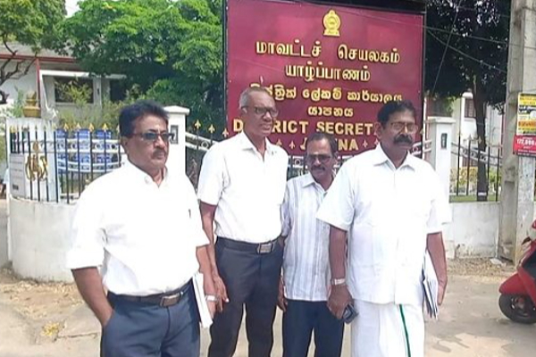 முன்னாள் அமைச்சர் யாழில் கட்டுப்பணம் செலுத்தினார்! | The Former Minister Paid The Bond Jaffna