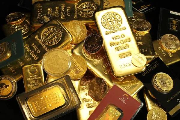 அமெரிக்க வரிகளால் ஏற்படும் நிச்சயமற்ற தன்மை... தங்கத்தின் விலை மீண்டும் உச்சம் | Gold Climbs To Three Week High