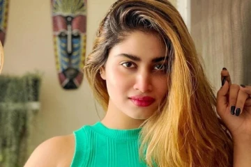 கடற்கரையில் பிக் பாஸ் ஷிவானி.. என்ன செய்கிறார் என்று வீடியோ பாருங்க