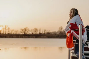 கனேடிய பெற்றோருக்கு பிறந்தவர்கள் கனேடிய குடியுரிமை கோருவதற்கு என்ன வயது வரம்பு?