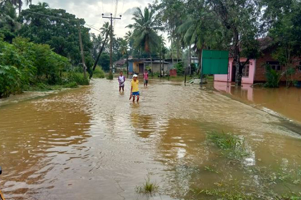 மஹாஓயாவை அண்டிய தாழ்நில பகுதிகளுக்கு வெள்ள அபாய எச்சரிக்கை | Flood Warning Issued For Near The Maha Oya