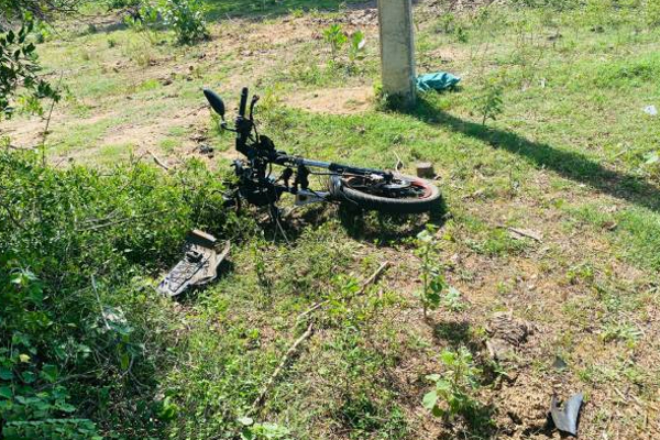 தமிழர் பகுதியில் பயங்கர விபத்து சம்பவம்... மூவர் வைத்தியசாலையில்! | 3 Vehicles Collided With Each Other In Mannar தமிழர் பகுதியில் பயங்கர விபத்து சம்பவம்... மூவர் வைத்தியசாலையில்! | 3 Vehicles Collided With Each Other In Mannar