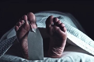 மின்னல் தாக்கி 43 வயதானவர் உயிரிழப்பு