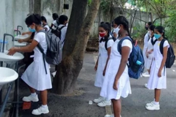 இலங்கையில் மாணவர் கொத்தணி உருவாகும் அபாயம்