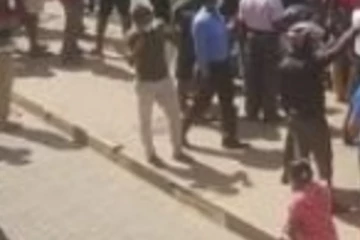 ඉන්ධන මිල ඉහළ යාමට විරෝධය දක්වමින් බස් රථ වැඩවර්ජනයක..