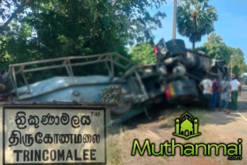 திருகோணமலையில் கனரக வாகனம் தடம்புரண்டு விபத்து