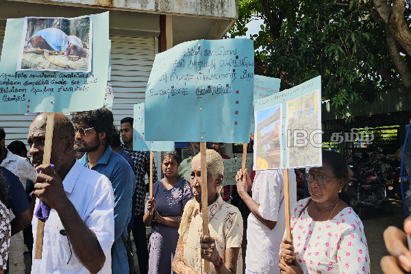 யாழில் ஆலயமொன்றின் பழமைவாய்ந்த கட்டடம் இடித்தழிப்பு : வெடித்தது போராட்டம் | Demolition Ancient Building Suthumalai Amman