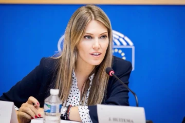 கத்தாரிடம் கை நீட்டிய ஐரோப்பிய நாடாளுமன்ற துணைத் தலைவர் அதிரடி கைது!