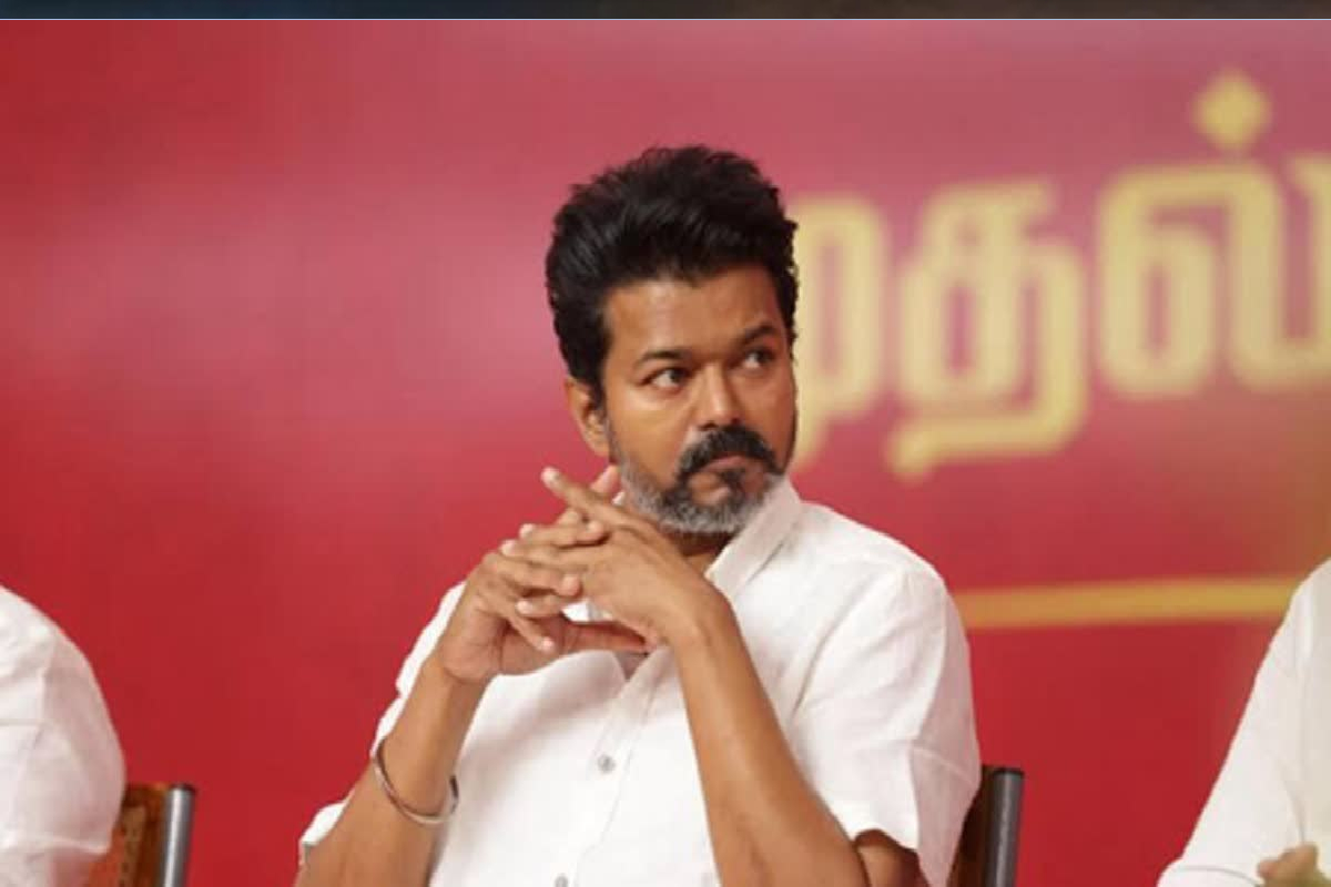 தமிழக அரசியலில் திடீர் திருப்பம் : உடைக்கப்படும் அ.தி.மு.க : 35 எம்.எல். ஏக்கள் விஜய்க்கு ஆதரவு…! | Aiadmk Rift Over Tvk Alliance 35 Mlas