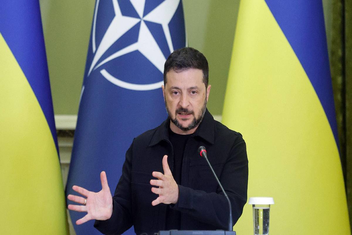 ஏவுகணைகளைப் பெற்றுக்கொள்வதில் சிக்கல் ; ஜெலென்ஸ்கி எச்சரிக்கை | Zelensky Warns Of Problems In Obtaining Missiles ஏவுகணைகளைப் பெற்றுக்கொள்வதில் சிக்கல் ; ஜெலென்ஸ்கி எச்சரிக்கை | Zelensky Warns Of Problems In Obtaining Missiles