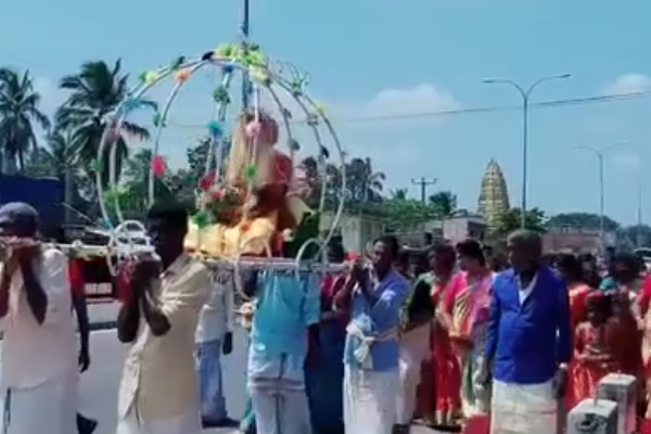 கிளிநொச்சியில் பலரையும் வியக்க வைத்த பூப்புனித நீராட்டு விழா | Flower Wateringceremony In Kilinochchi Viral