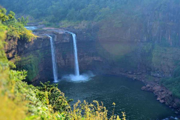 செல்பி எடுத்தால் தண்டனை - அதிரடி உத்தரவு வெளியிட்ட அரசு! | Gujarat Dang District Punishment For Taking Selfie