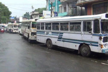 යළිත් දිවයින පුරා වාර්ථා වන ඉන්ධන පෝලිම්..